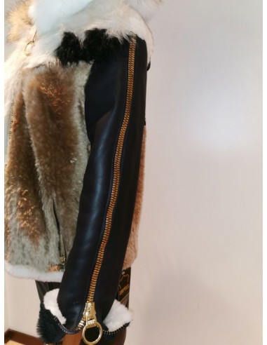 Chaqueta de piel vuelta con capucha de pelo