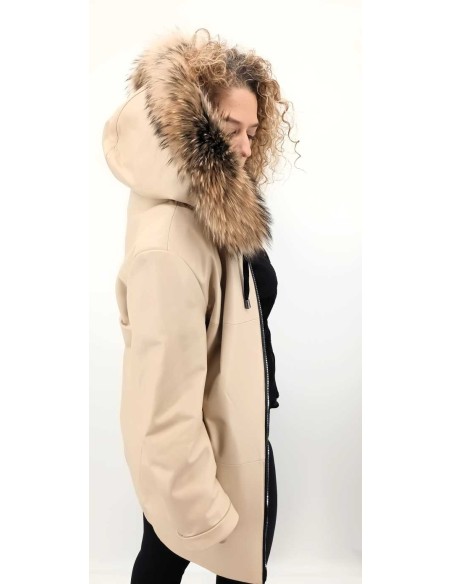 Parka de piel con capucha de pelo