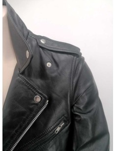 Cazadora motera de piel para hombre 2