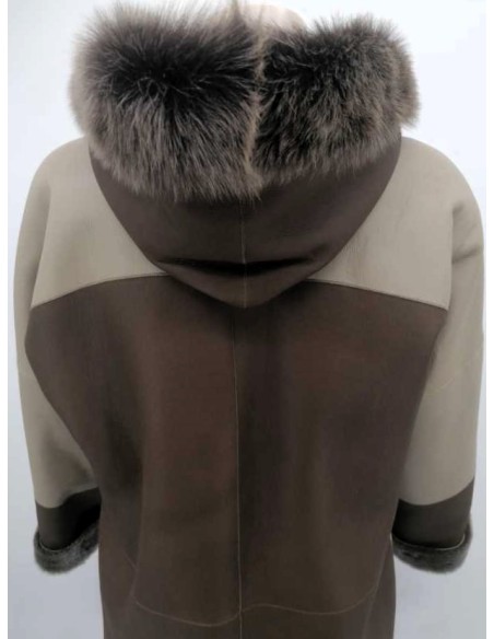 Chaqueta de piel reversible con capucha