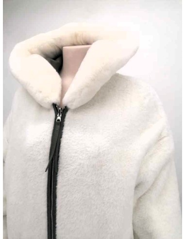 Gabardina  de piel reversible para mujer