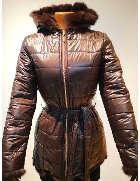 Chaqueta de pelo reversible con capucha