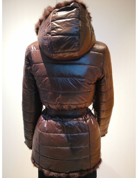 Chaqueta de pelo reversible con capucha