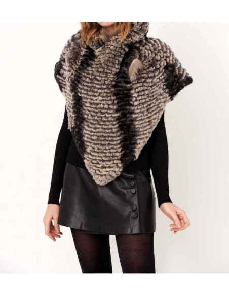 Poncho de pelo con capucha