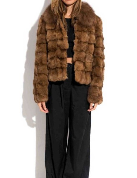 Chaqueta de pelo con cuello de zorro