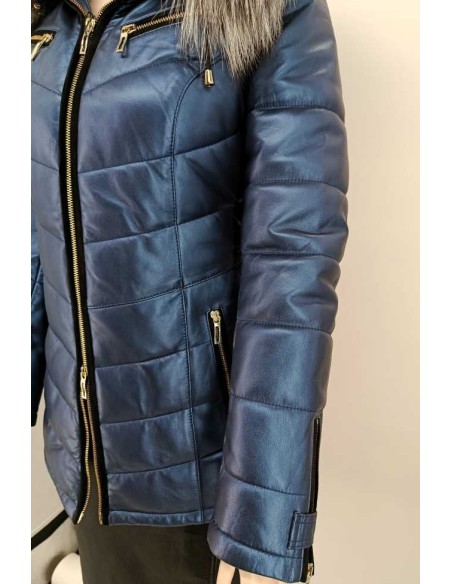 Chaqueta de piel acolchada con capucha desmontable