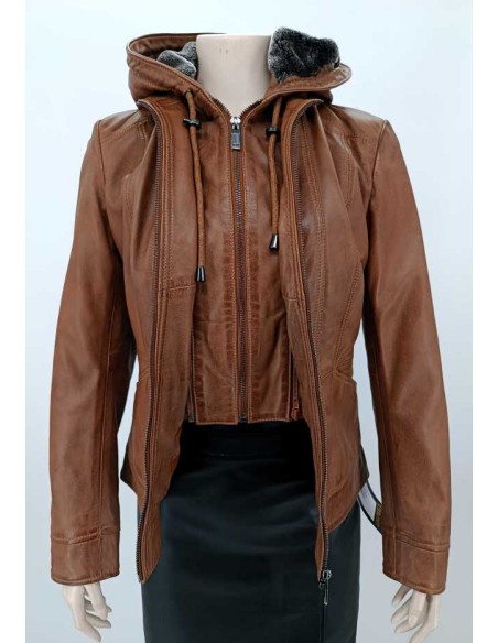 Cazadora de piel con capucha desmontable