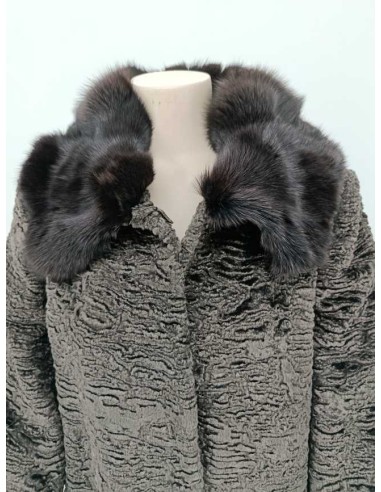 Abrigo de pelo sintético con cuello de zorro