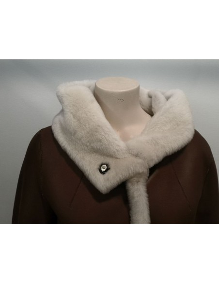 Chaqueta de piel vuelta reversible con capucha