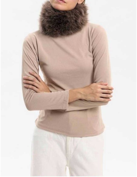 Cuello de pelo largo
